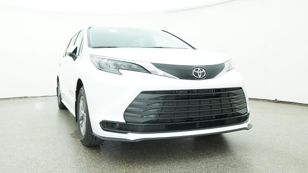 2026 Toyota Sienna LE 8 Passenger
