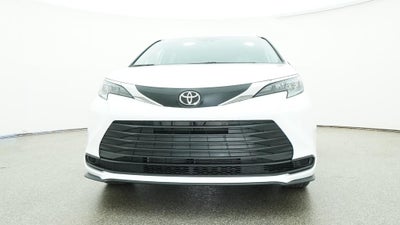 2026 Toyota Sienna LE 8 Passenger