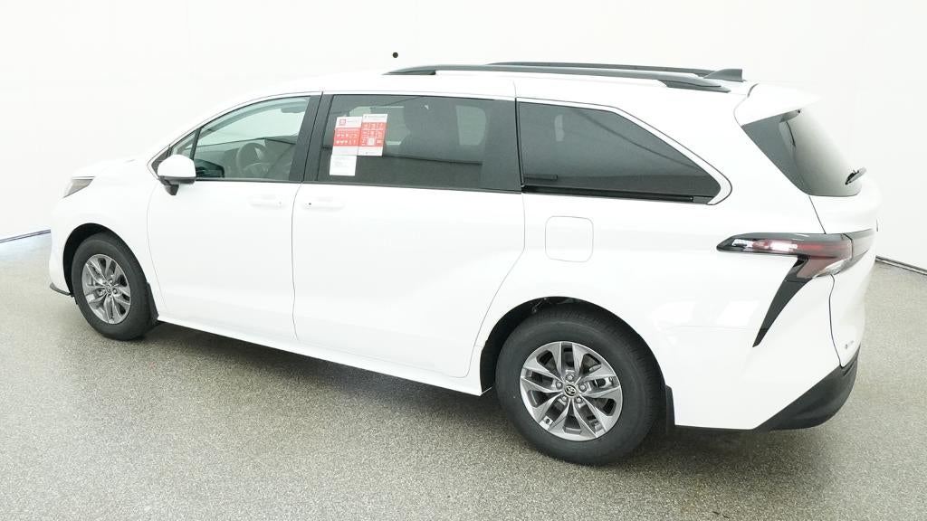 2026 Toyota Sienna LE 8 Passenger