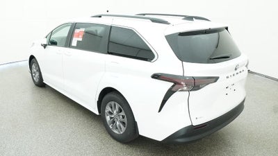 2026 Toyota Sienna LE 8 Passenger