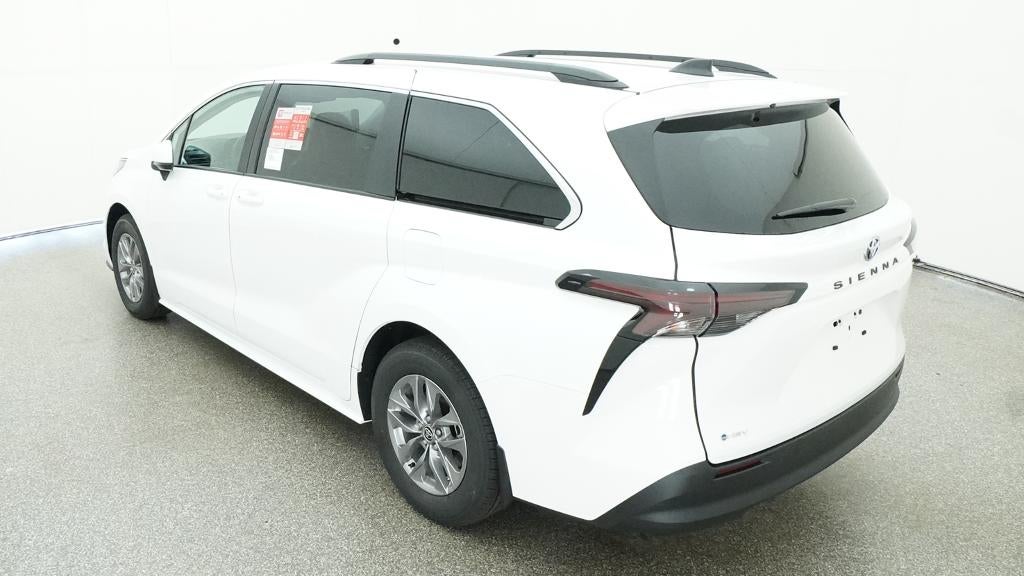 2026 Toyota Sienna LE 8 Passenger