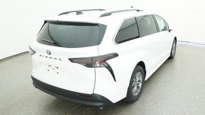 2026 Toyota Sienna LE 8 Passenger