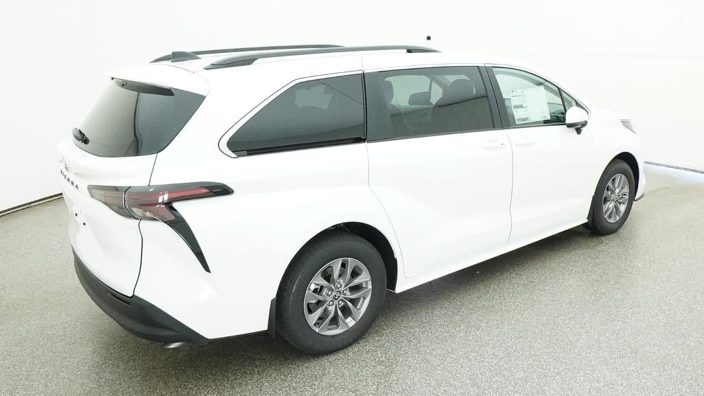2026 Toyota Sienna LE 8 Passenger