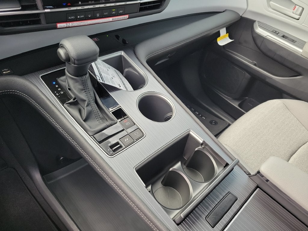 2026 Toyota Sienna LE 8 Passenger