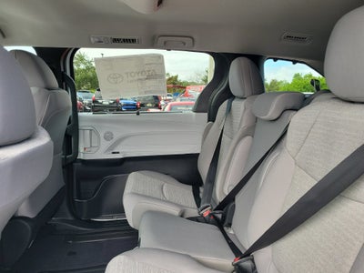 2026 Toyota Sienna LE 8 Passenger