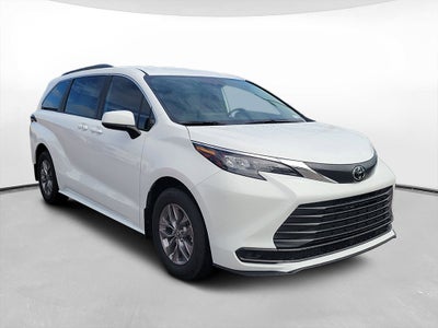 2026 Toyota Sienna LE 8 Passenger