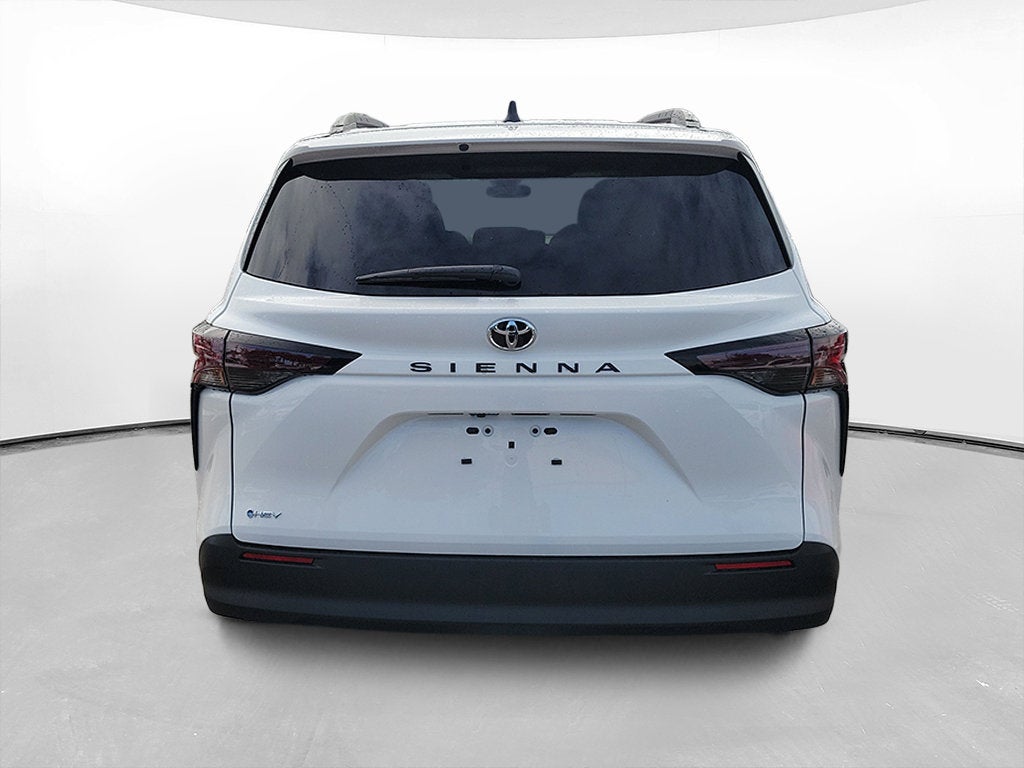 2026 Toyota Sienna LE 8 Passenger