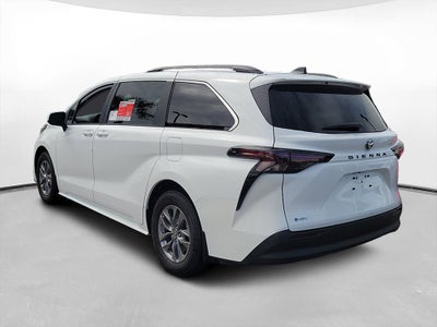 2026 Toyota Sienna LE 8 Passenger
