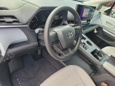 2026 Toyota Sienna LE 8 Passenger