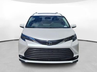 2026 Toyota Sienna XLE 8 Passenger