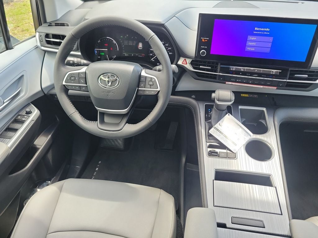 2026 Toyota Sienna XLE 8 Passenger