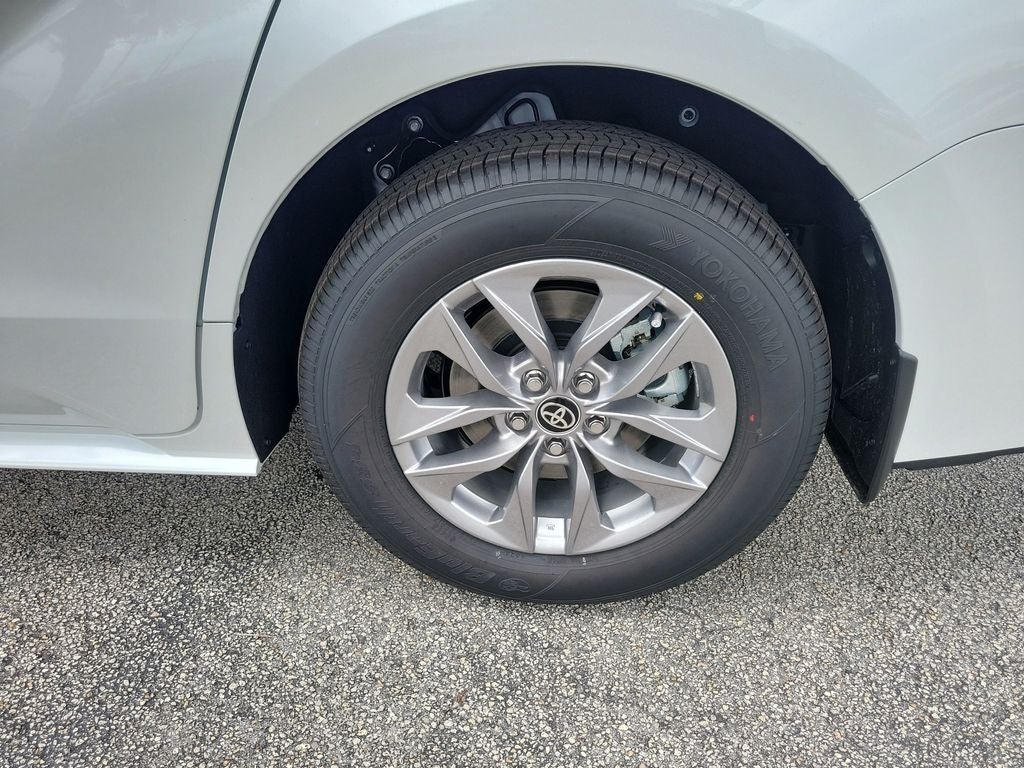 2026 Toyota Sienna XLE 8 Passenger
