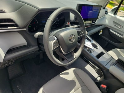 2026 Toyota Sienna XLE 8 Passenger