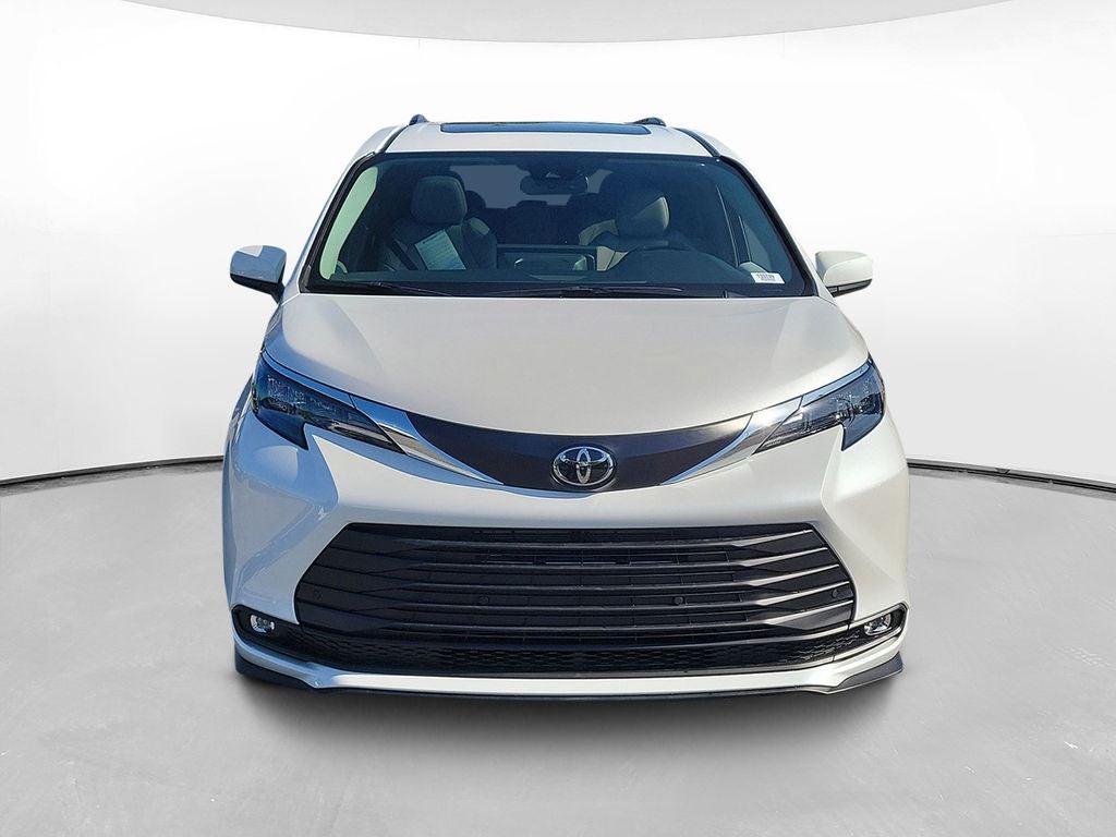 2026 Toyota Sienna XLE 8 Passenger