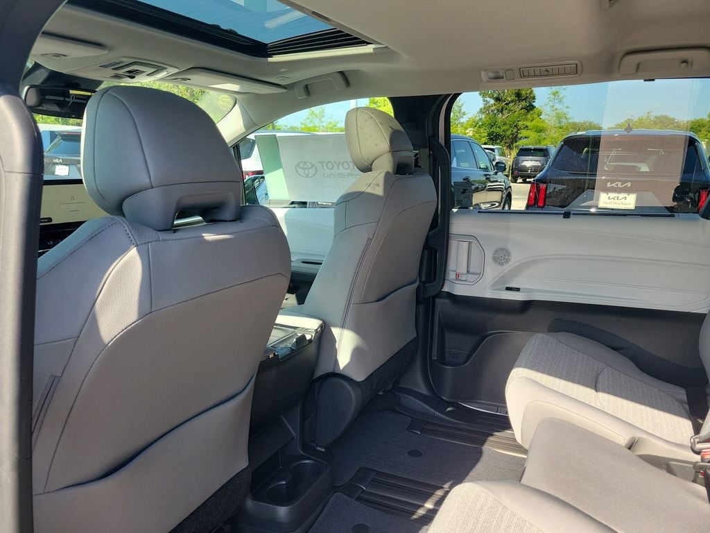 2026 Toyota Sienna XLE 8 Passenger