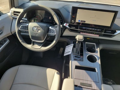 2026 Toyota Sienna XLE 8 Passenger