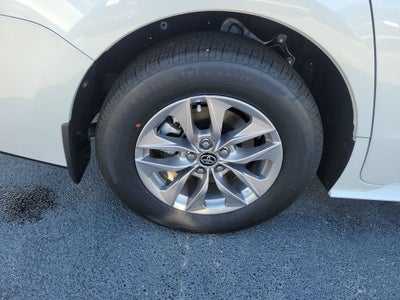 2026 Toyota Sienna XLE 8 Passenger