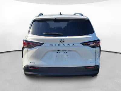 2026 Toyota Sienna XLE 8 Passenger