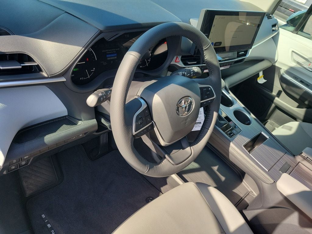 2026 Toyota Sienna XLE 8 Passenger
