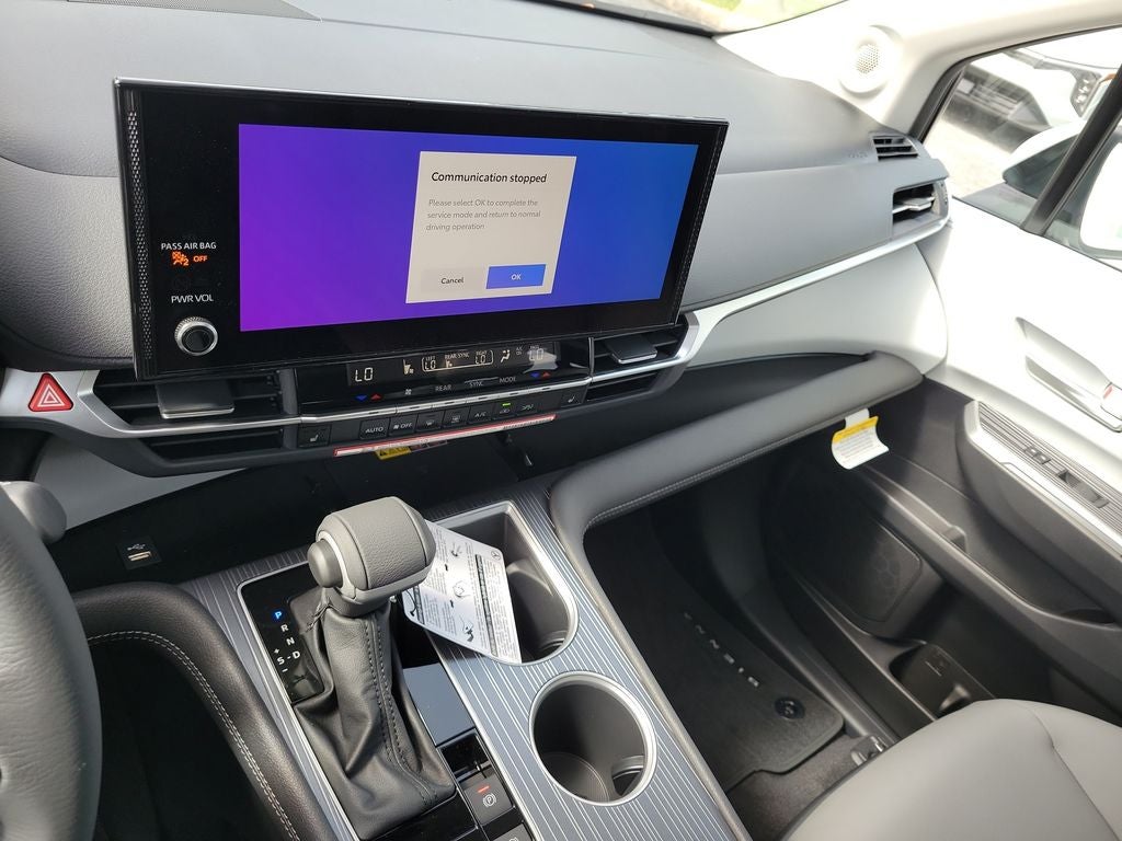 2026 Toyota Sienna XLE 8 Passenger