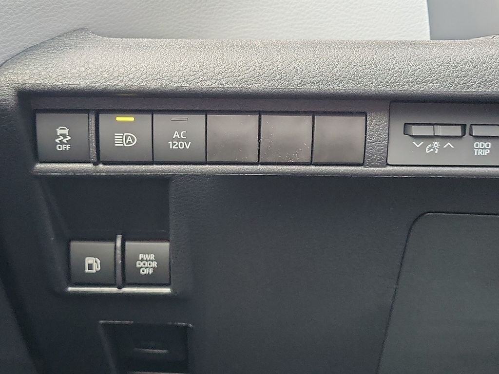 2026 Toyota Sienna XLE 8 Passenger