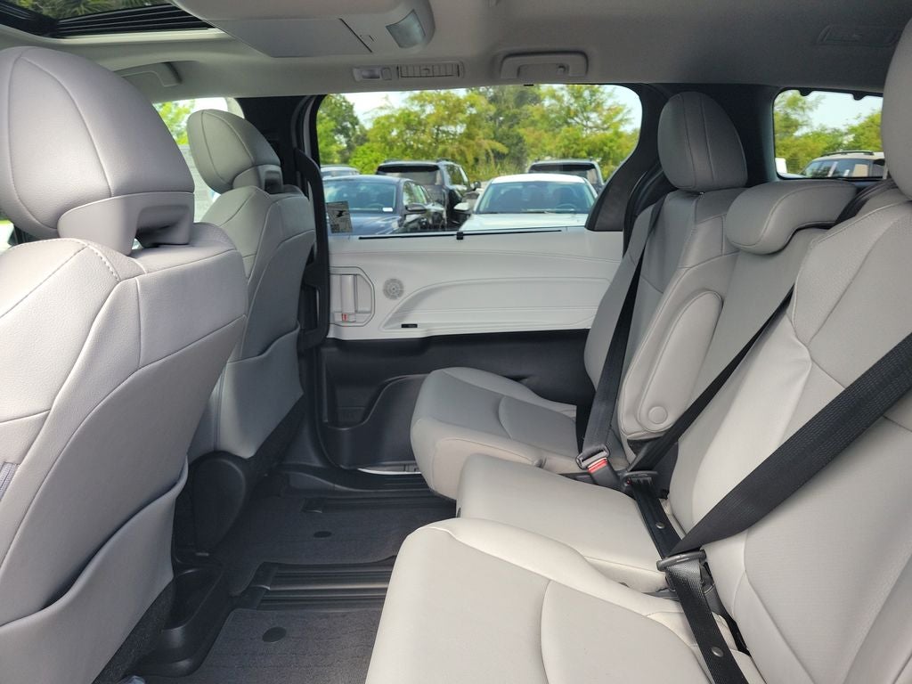 2026 Toyota Sienna XLE 8 Passenger