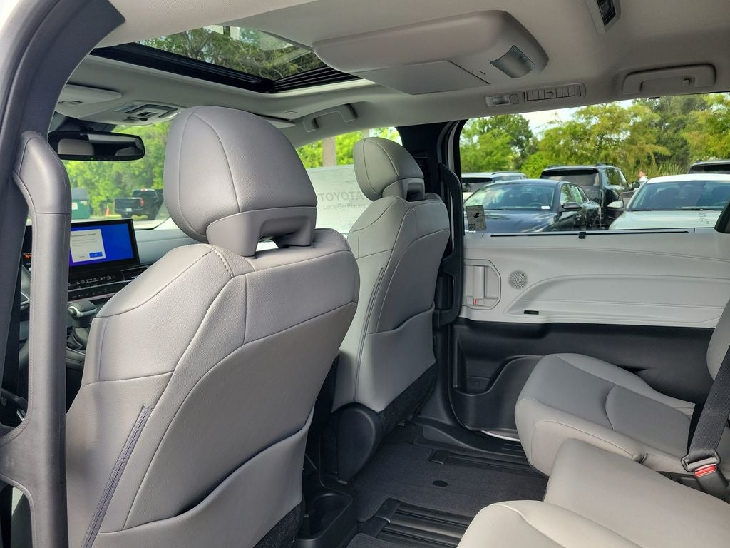 2026 Toyota Sienna XLE 8 Passenger