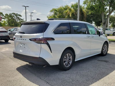 2026 Toyota Sienna XLE 8 Passenger
