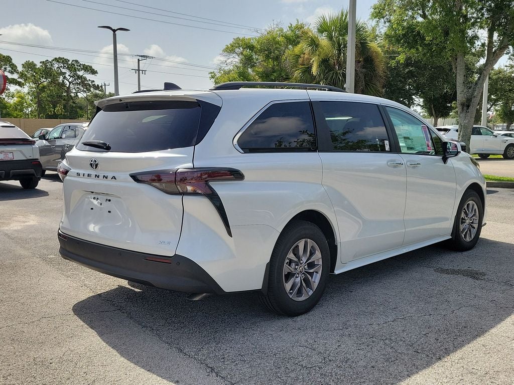 2026 Toyota Sienna XLE 8 Passenger