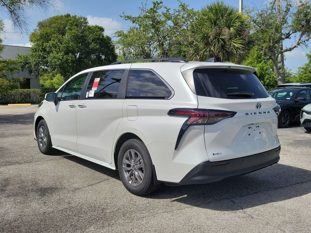 2026 Toyota Sienna XLE 8 Passenger