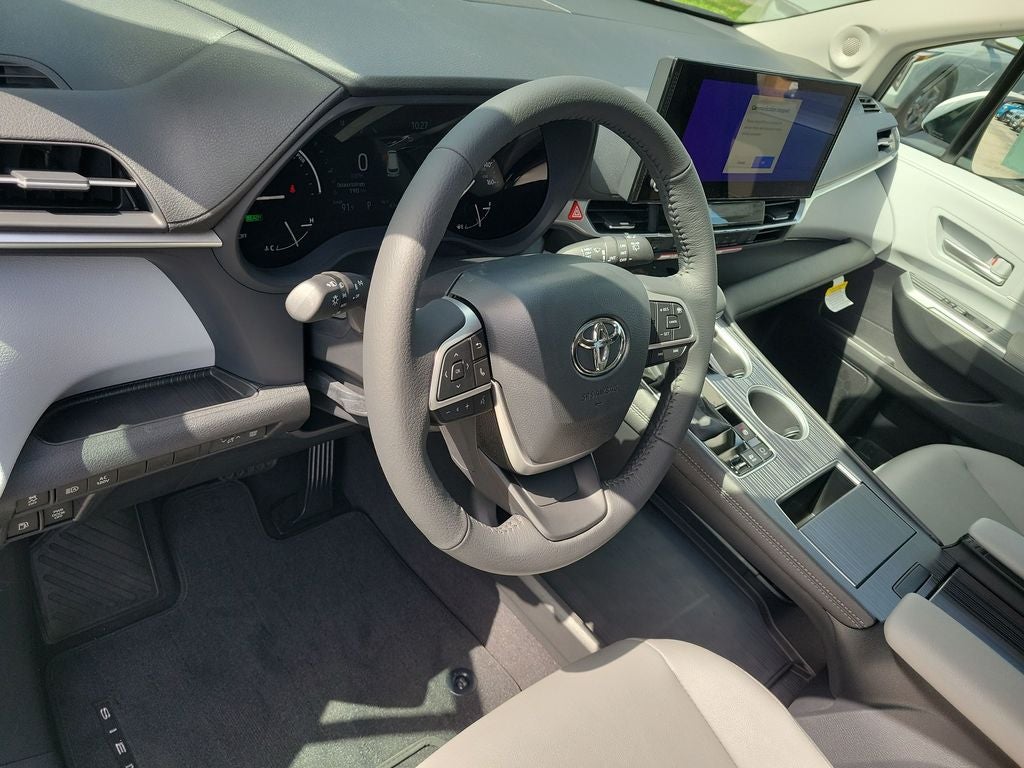 2026 Toyota Sienna XLE 8 Passenger