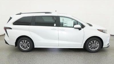 2026 Toyota Sienna XLE 8 Passenger