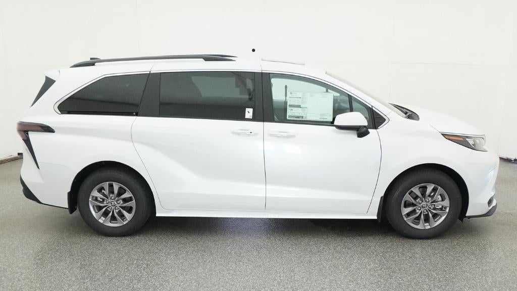 2026 Toyota Sienna XLE 8 Passenger