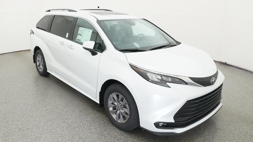 2026 Toyota Sienna XLE 8 Passenger