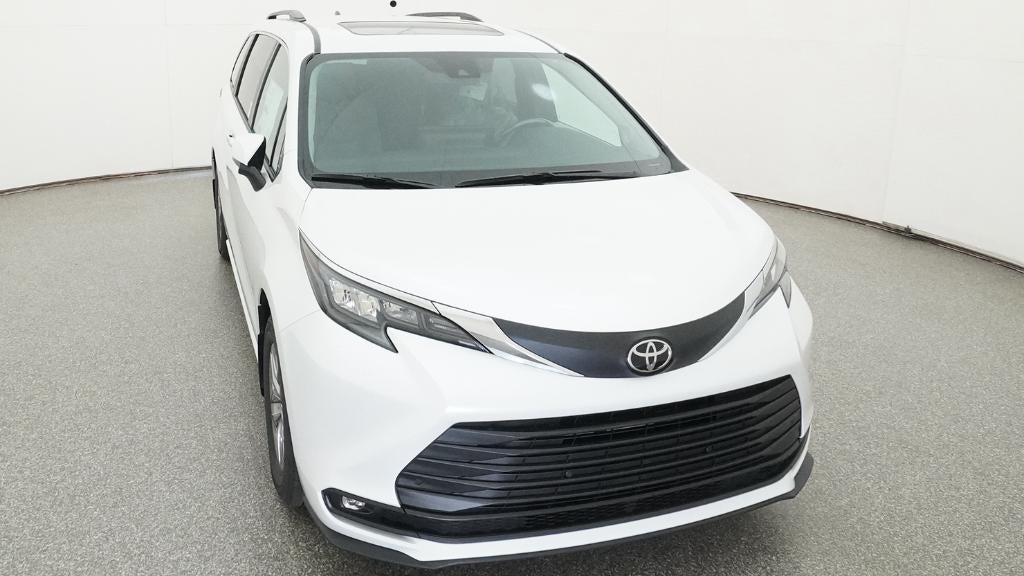 2026 Toyota Sienna XLE 8 Passenger