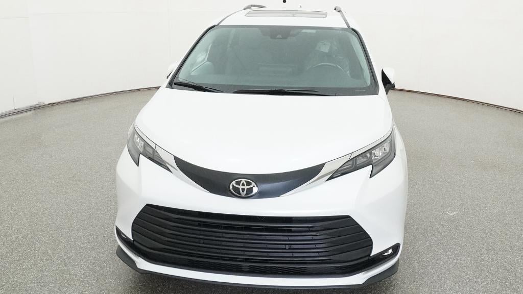 2026 Toyota Sienna XLE 8 Passenger
