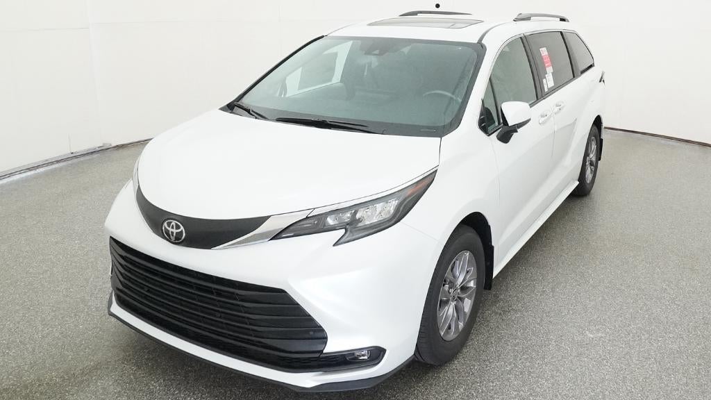 2026 Toyota Sienna XLE 8 Passenger