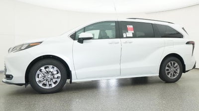 2026 Toyota Sienna XLE 8 Passenger
