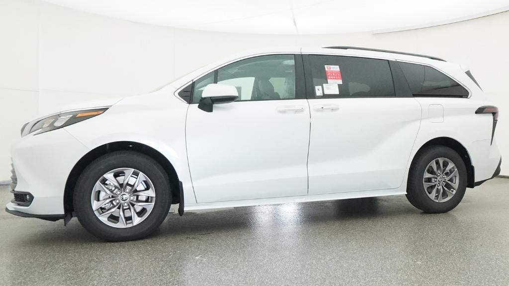 2026 Toyota Sienna XLE 8 Passenger
