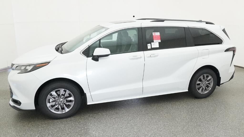 2026 Toyota Sienna XLE 8 Passenger