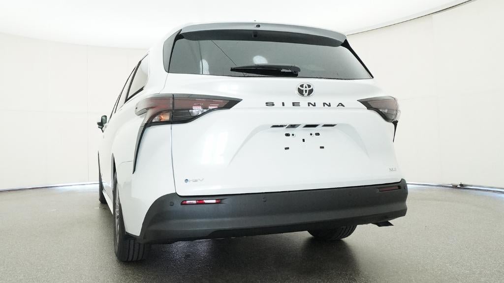 2026 Toyota Sienna XLE 8 Passenger