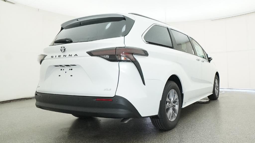 2026 Toyota Sienna XLE 8 Passenger