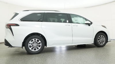 2026 Toyota Sienna XLE 8 Passenger