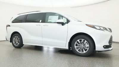 2026 Toyota Sienna XLE 8 Passenger
