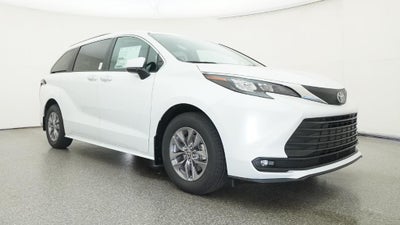 2026 Toyota Sienna XLE 8 Passenger