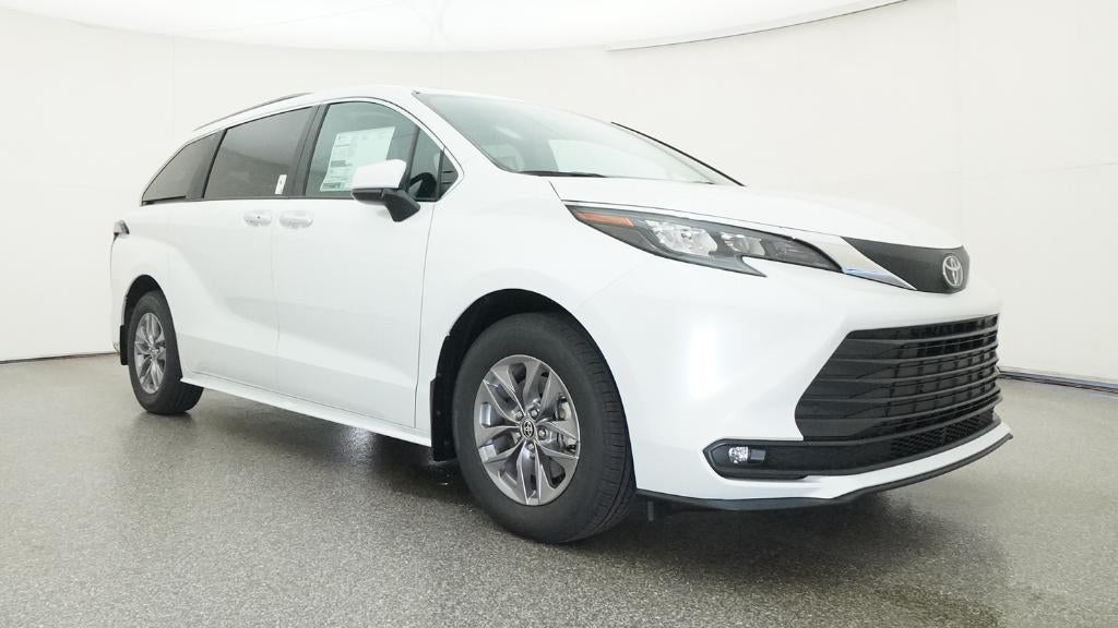 2026 Toyota Sienna XLE 8 Passenger
