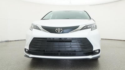 2026 Toyota Sienna XLE 8 Passenger