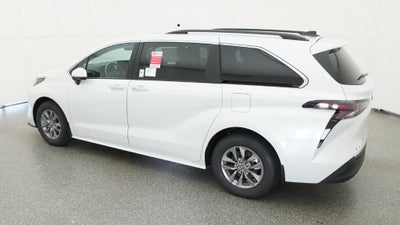 2026 Toyota Sienna XLE 8 Passenger