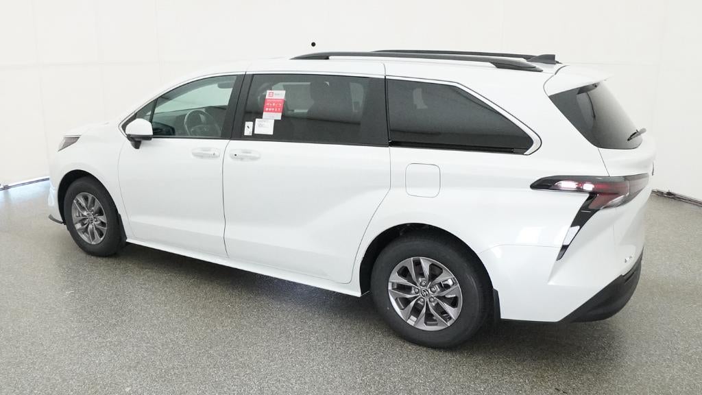 2026 Toyota Sienna XLE 8 Passenger