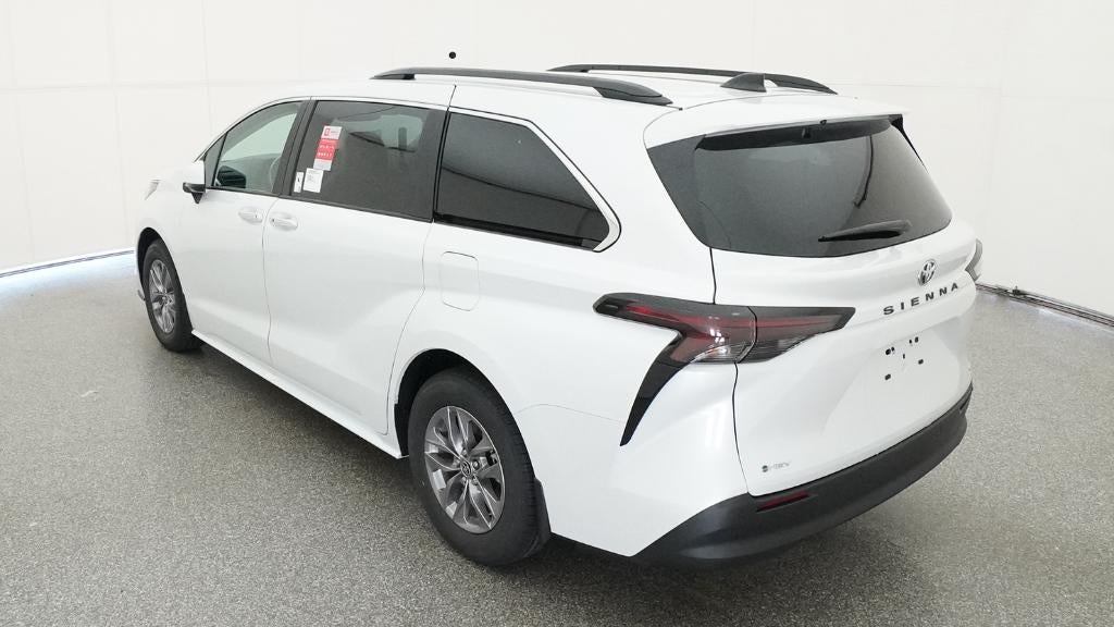 2026 Toyota Sienna XLE 8 Passenger